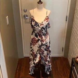 🆕🔥GORGEOUS ILLA ILLA FLORAL FLOWY HI/LOW DRESS🔥